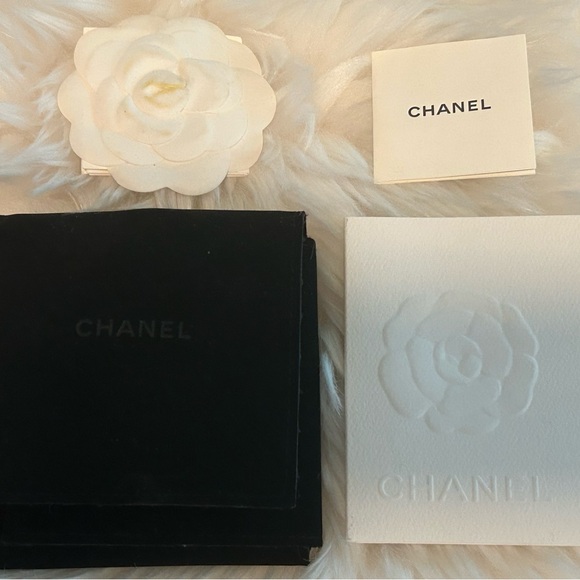 CHANEL Lambskin Faux Pearl More is More cc chain hoops - Picture 3 of 10